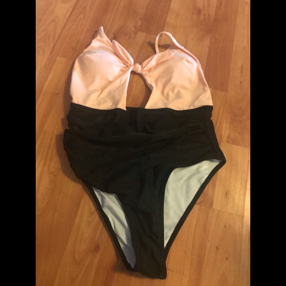 NWT Cupshe M one piece peach black swimsuit